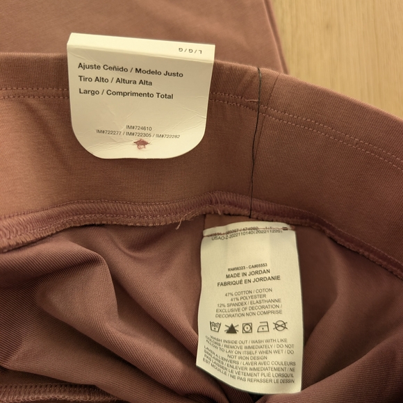 Nike Air Women’s High Waisted Flared Leggings In Smokey Mauve NWT - Picture 9 of 11